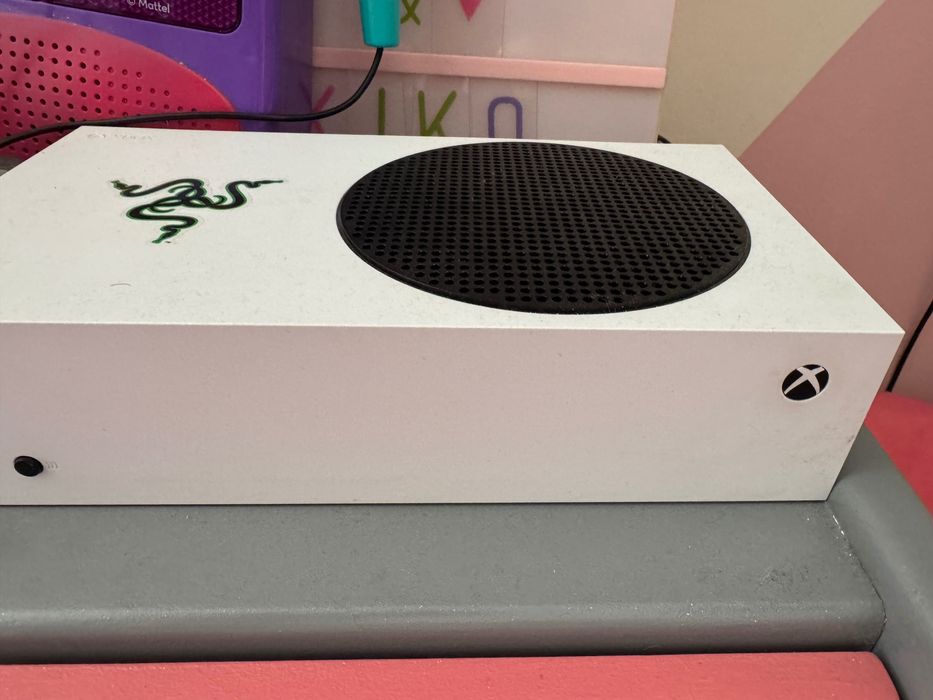 Xbox série S 512 + comando (em caixa)