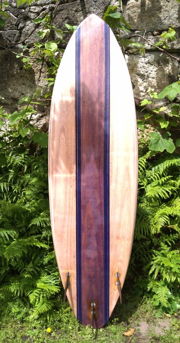 Prancha de surf de madeira