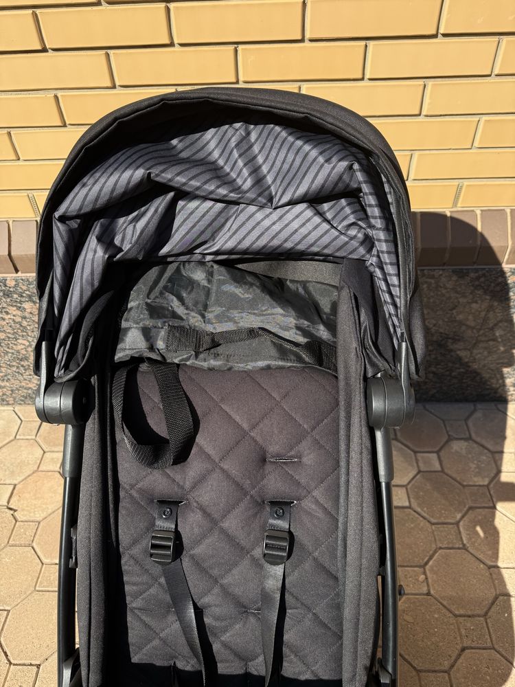 Продаю прогулочную коляску Easywalker