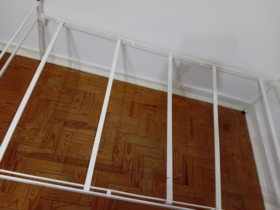 Cama antiga de ferro