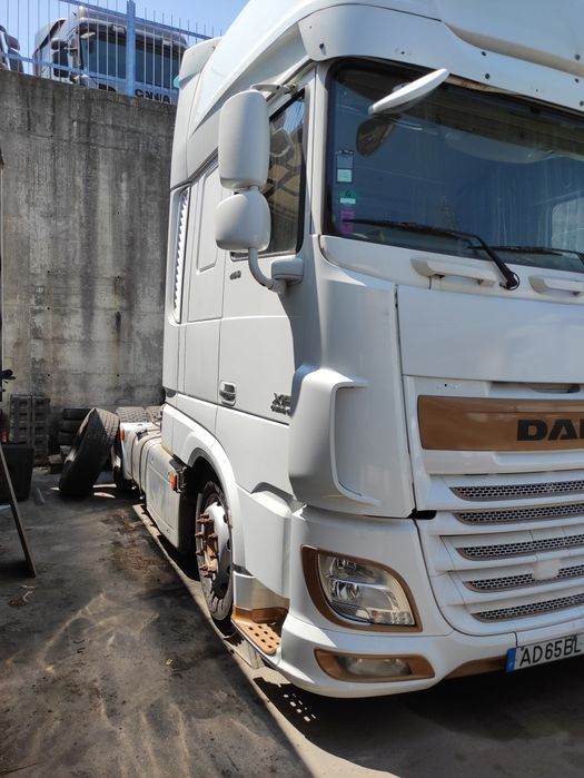 DAF XF106
Sem motor e sem caixa de resto completa