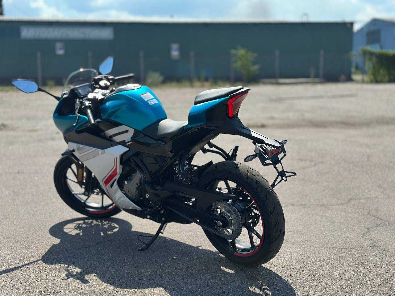 Мотоцикл CFMOTO 250SR LITE