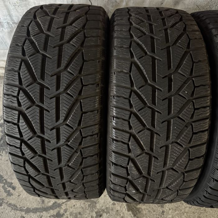 255/45/20 Kormoran SUV зимові шини 255 45 R20 105V резина 99% 8.9мм