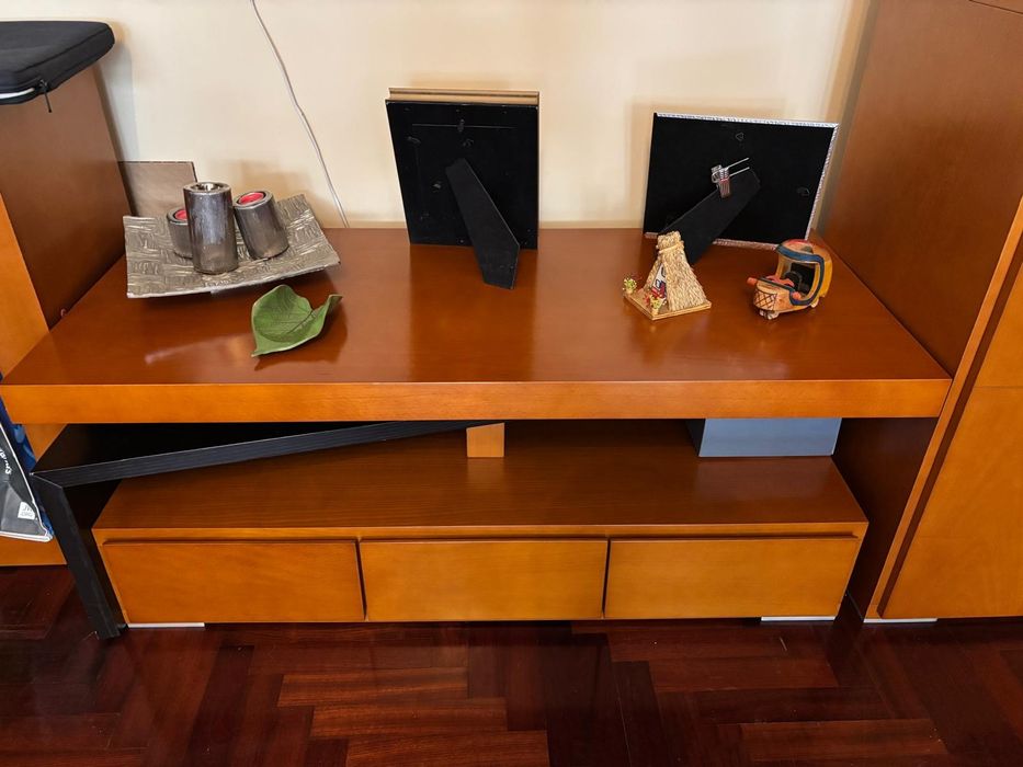 Móvel de TV 120cm - madeira maciça cerejeira