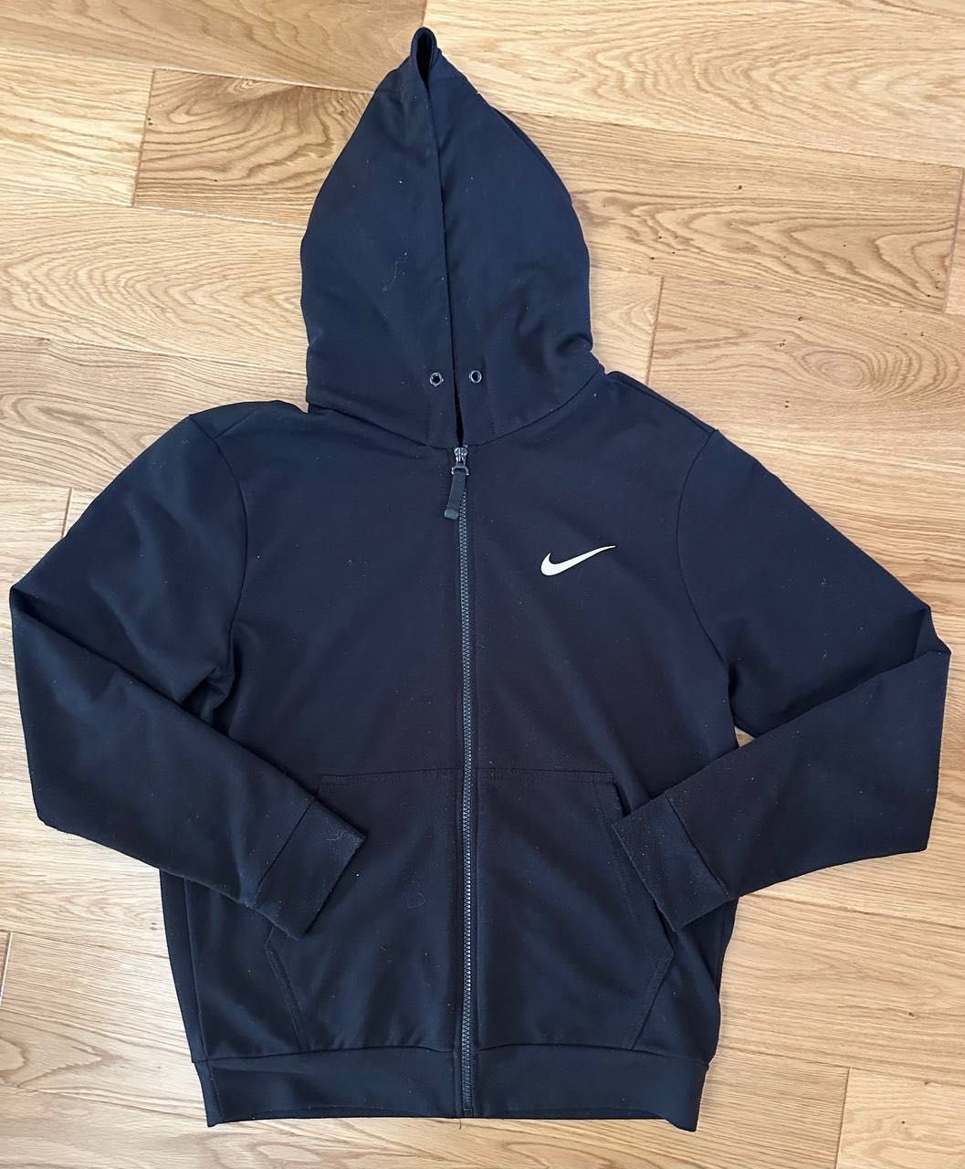 Nike чорне худі на хлопчика 16-18 років