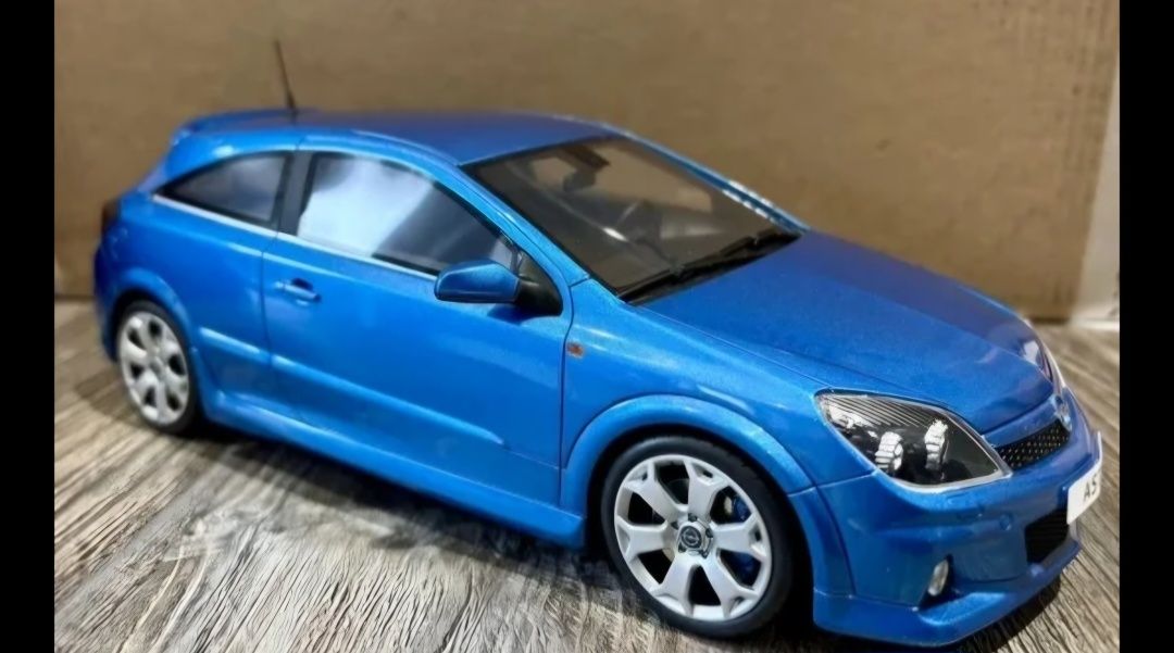 Miniatura Ottomobile Astra H Opc