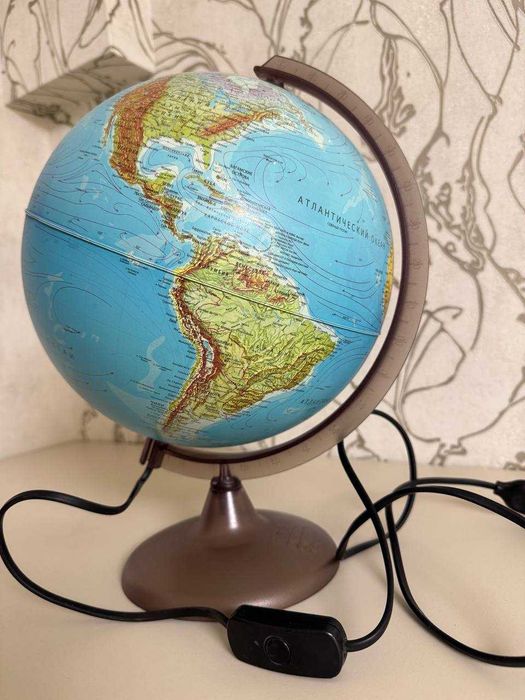 Глобус з підсвіткою