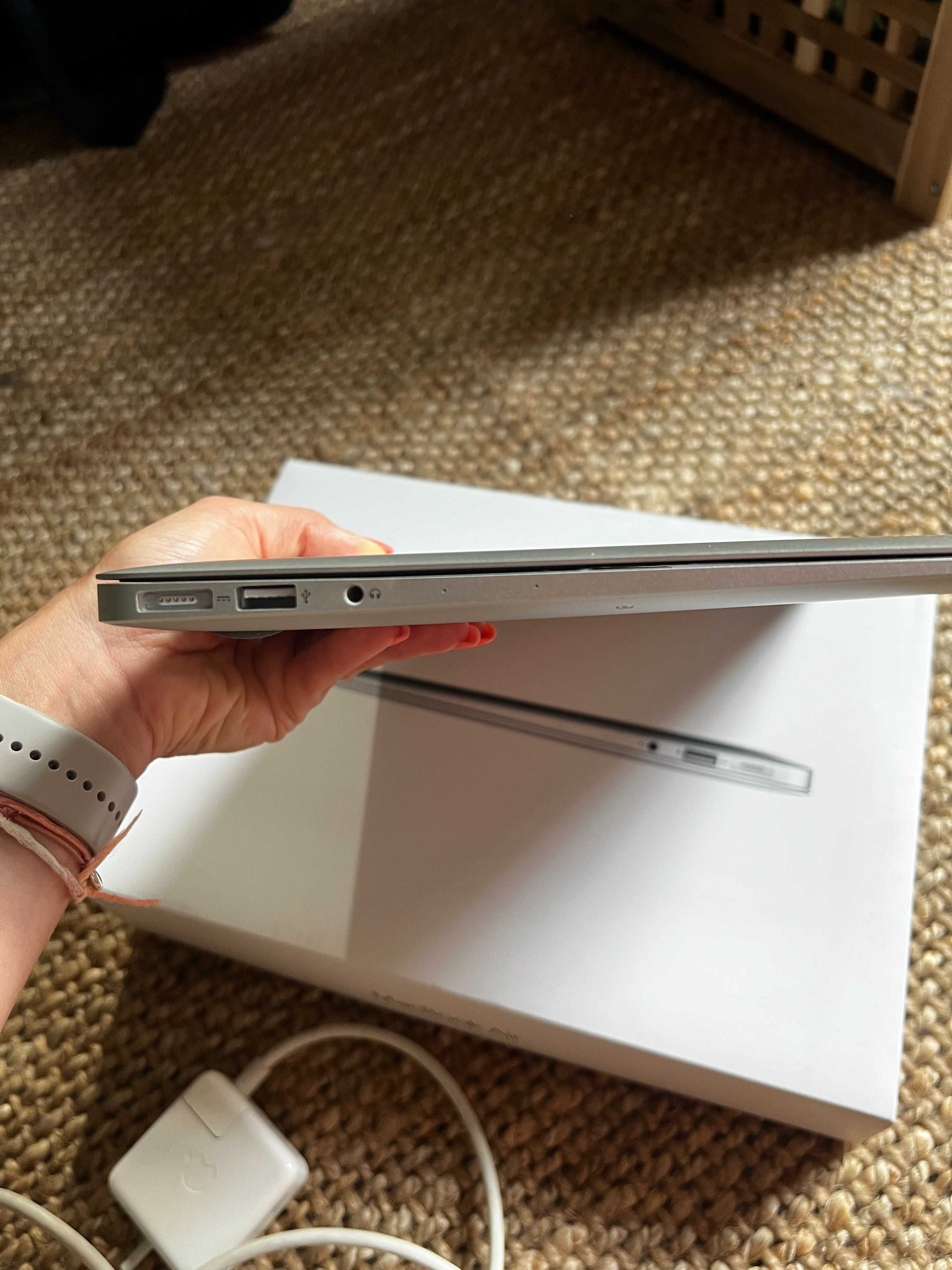 Laptop MacBook Air 13" mało używany, pełna sprawność