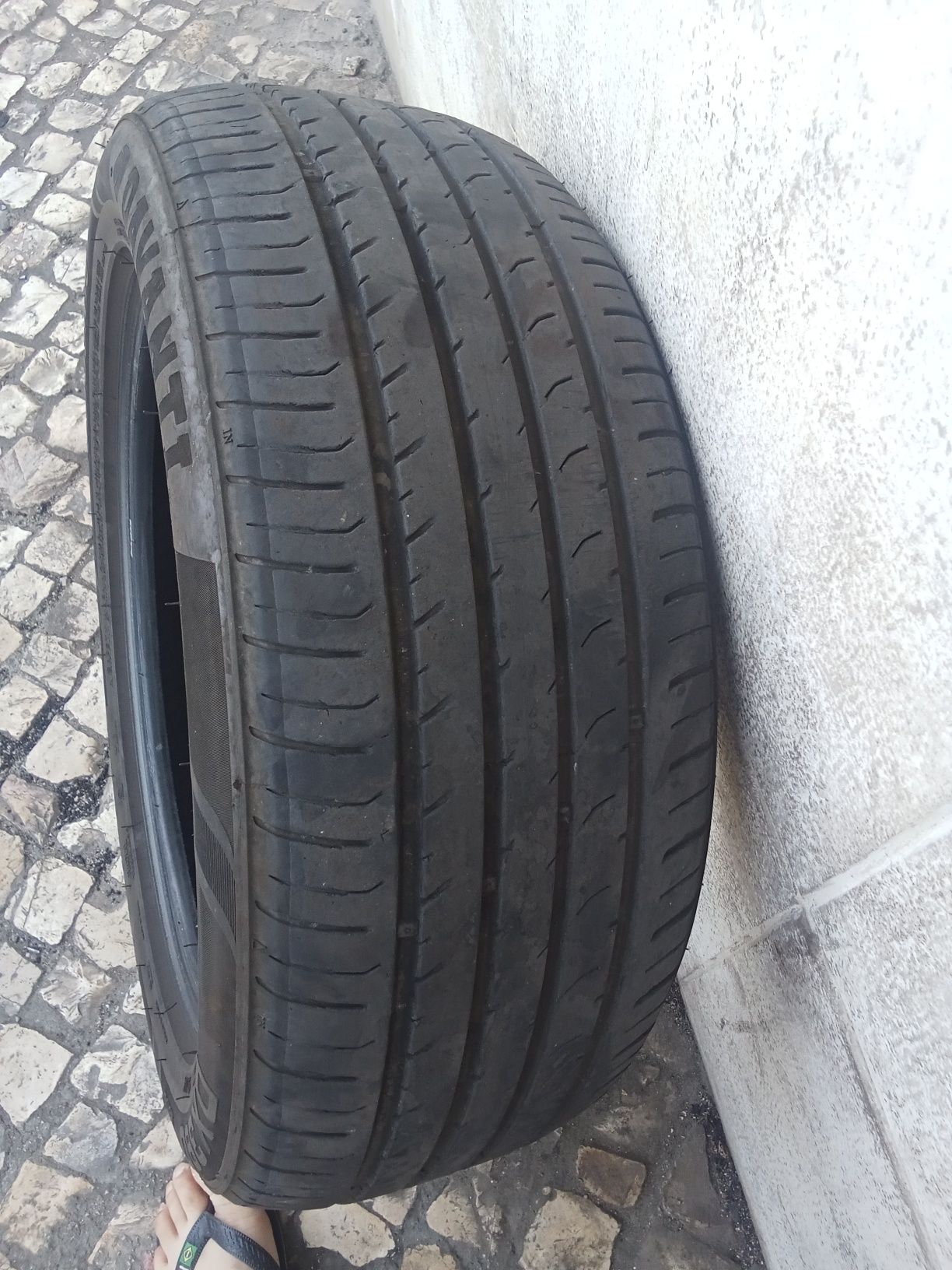 Pneus 205/55 r16