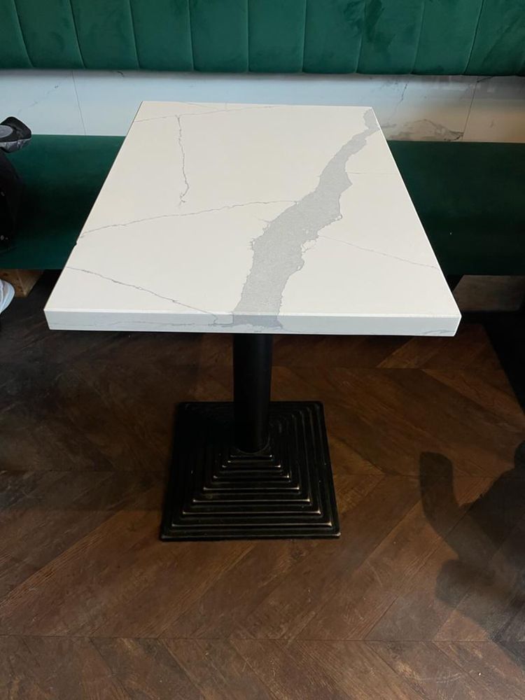 Stół calacatta x 7 sztuk