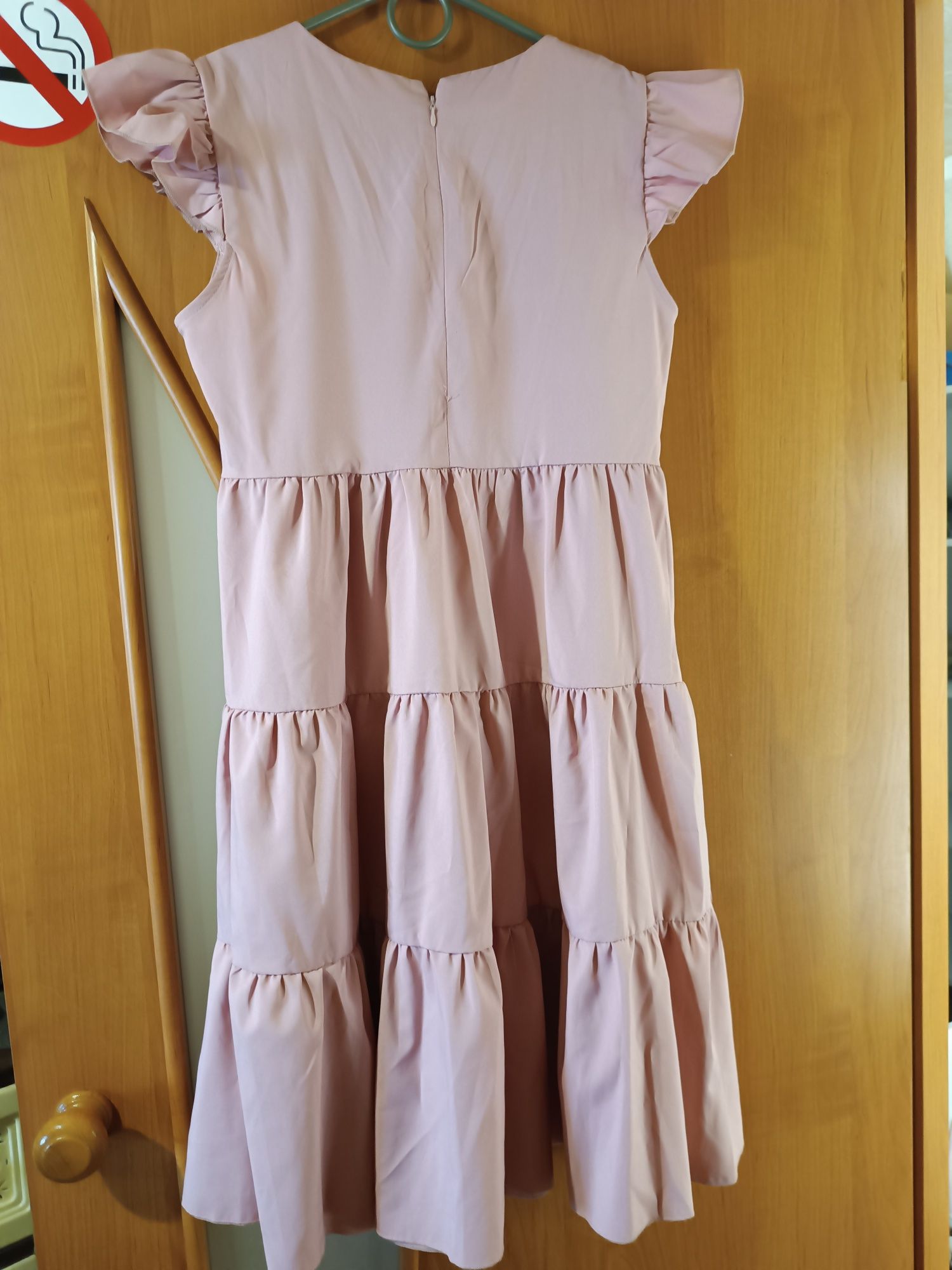 Продам сукню платье