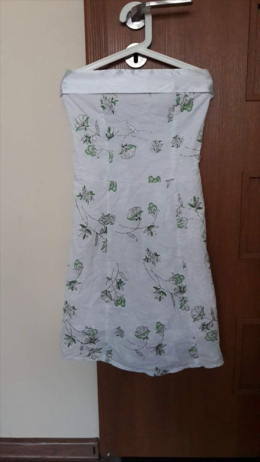 Sukienki w kwiaty xs/s letnie maxi i midi