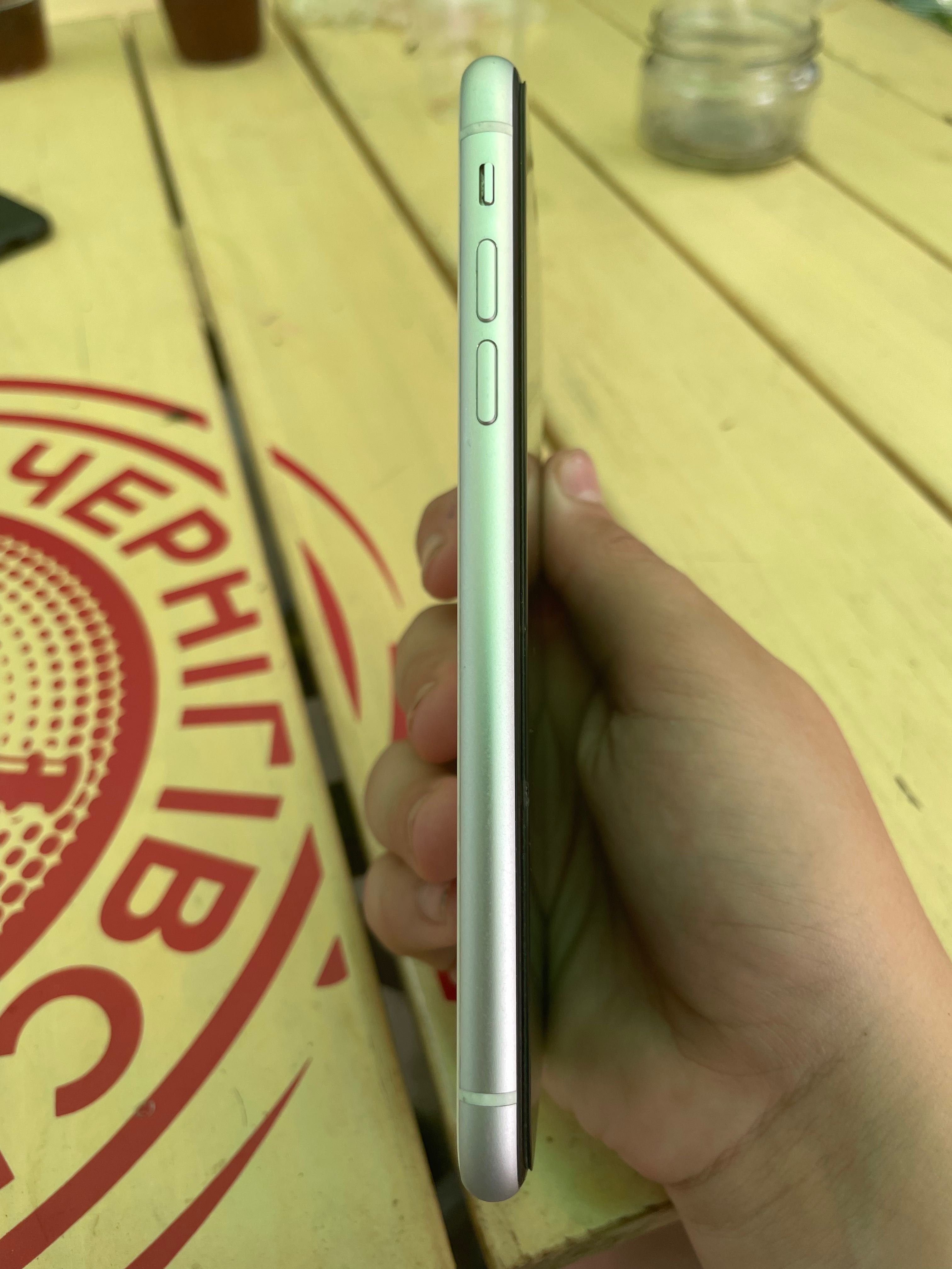 Iphone XR білий а