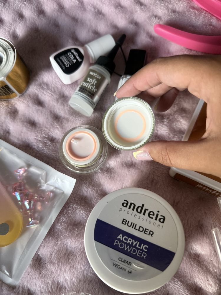 Venda de produtos manicure/gel em excelente estado