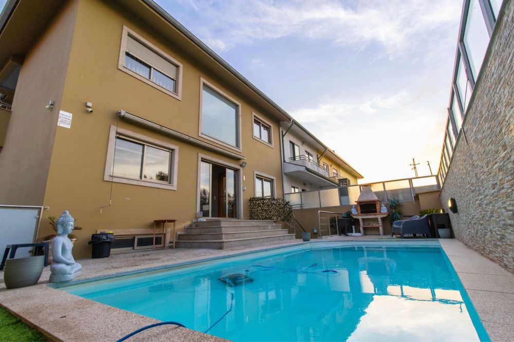Moradia T5 com Piscina Leça do Balio