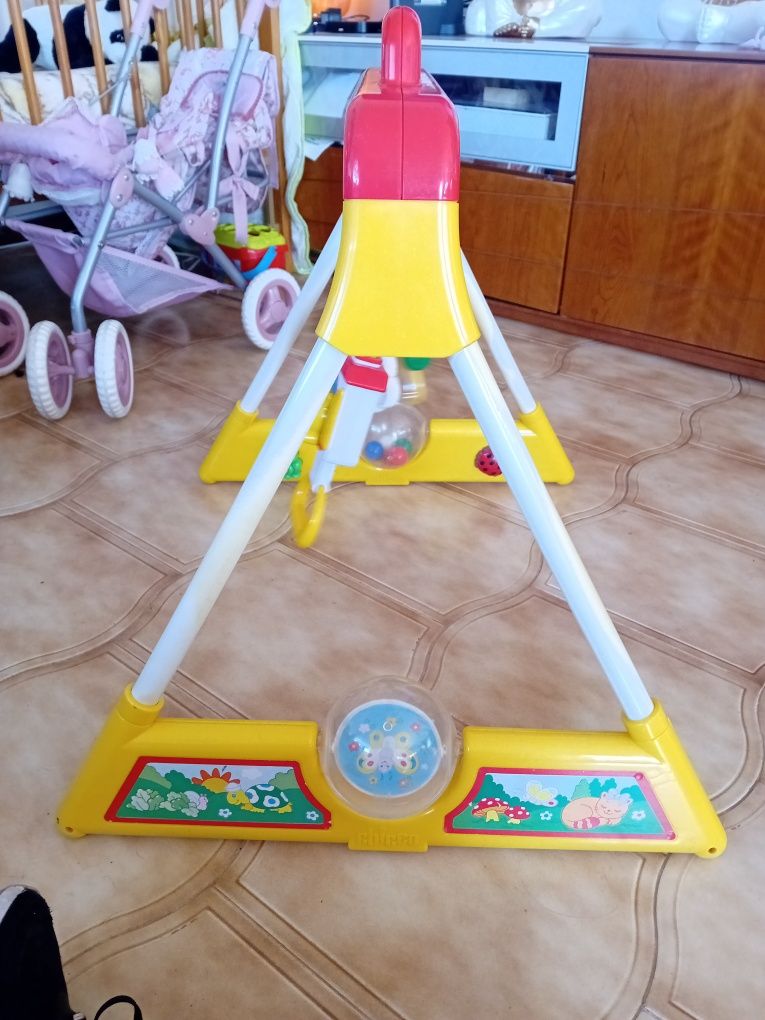 Vendo brinquedo de bebe atividades  em bom estado