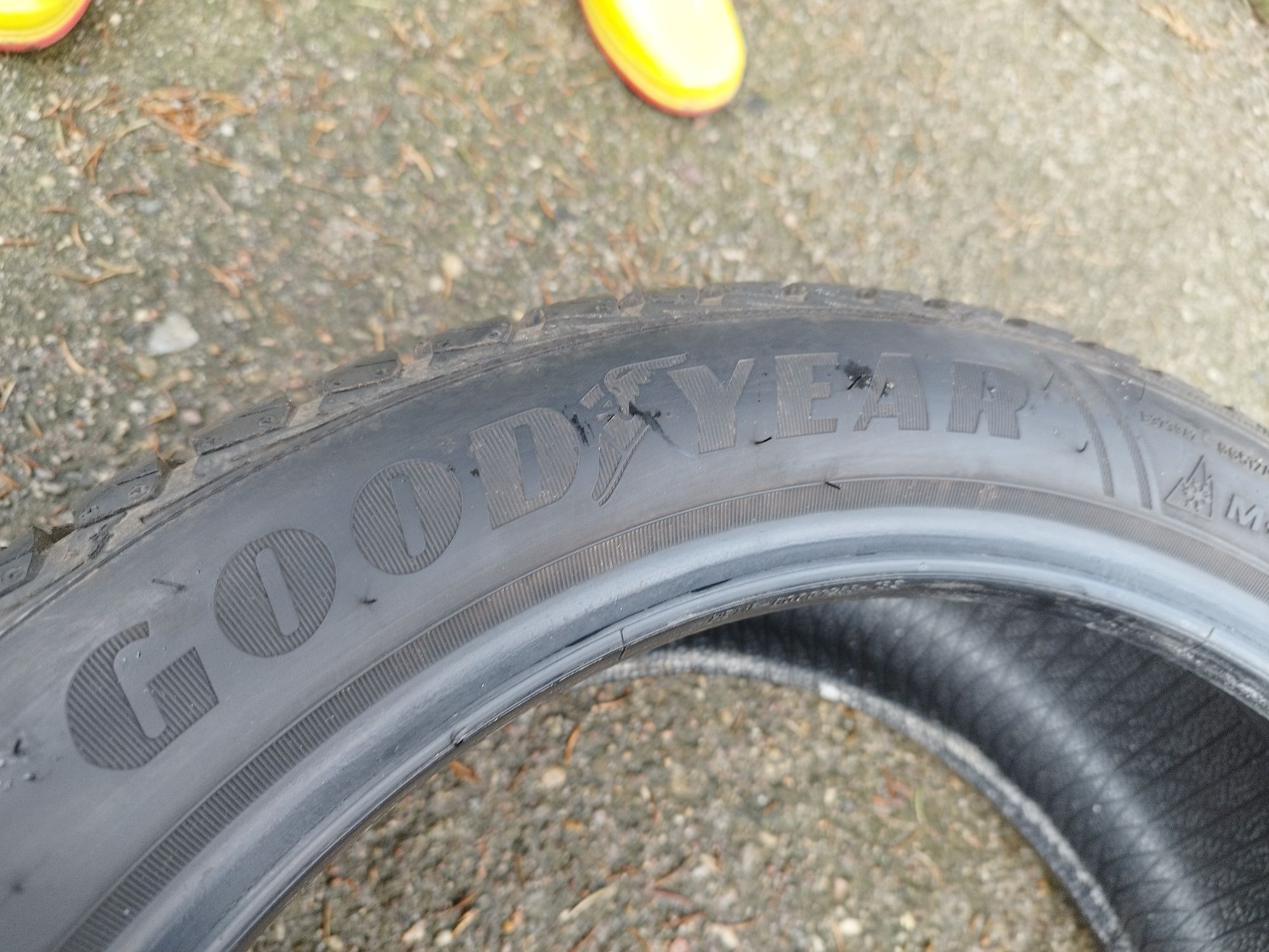 1szt Goodyear Vector 4 Seasons GEN-2 215/45/17 91W 8mm grudzień 2018r