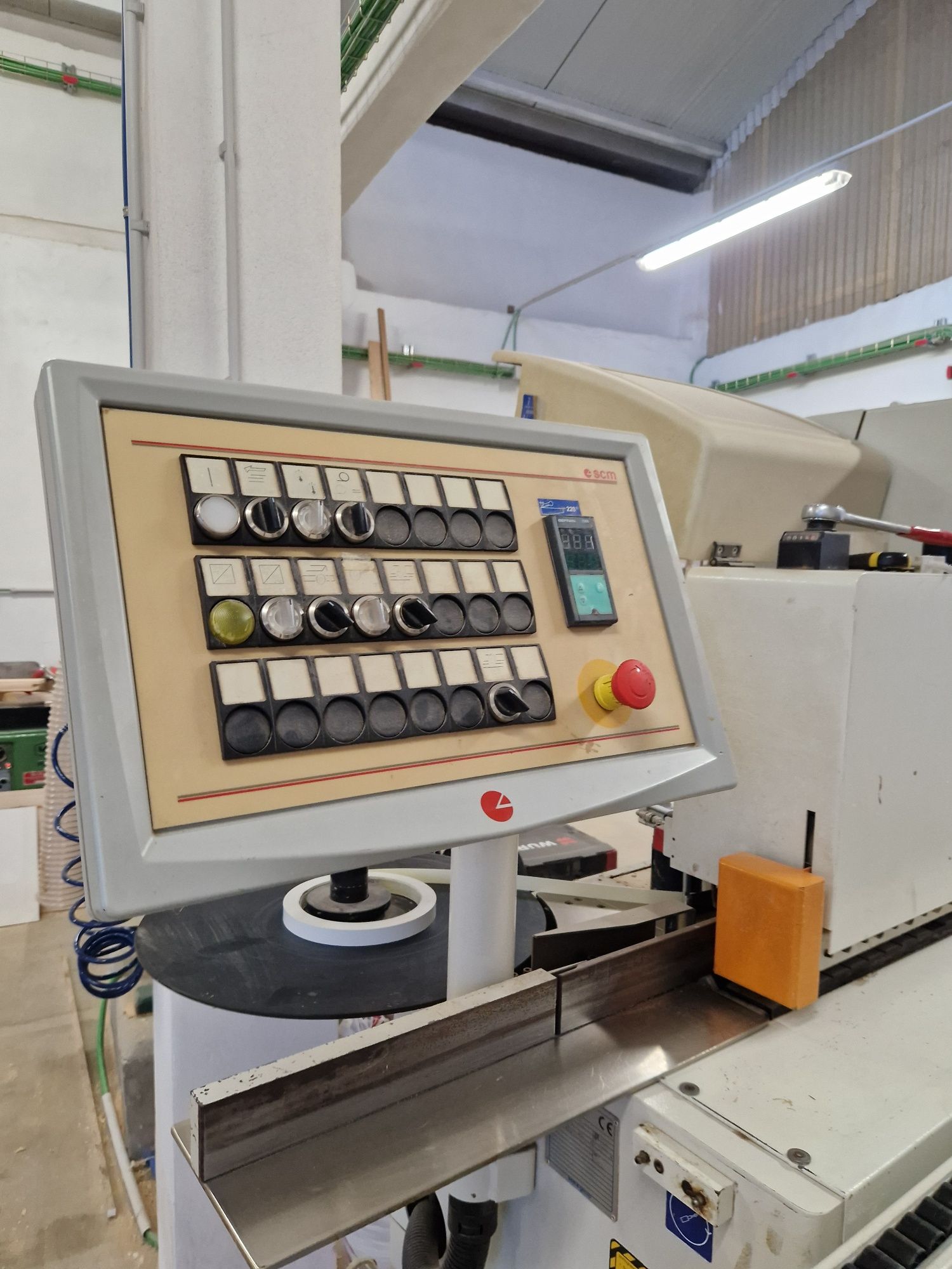 Orladora SCM K208