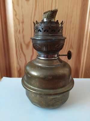 Stara lampa naftowa
