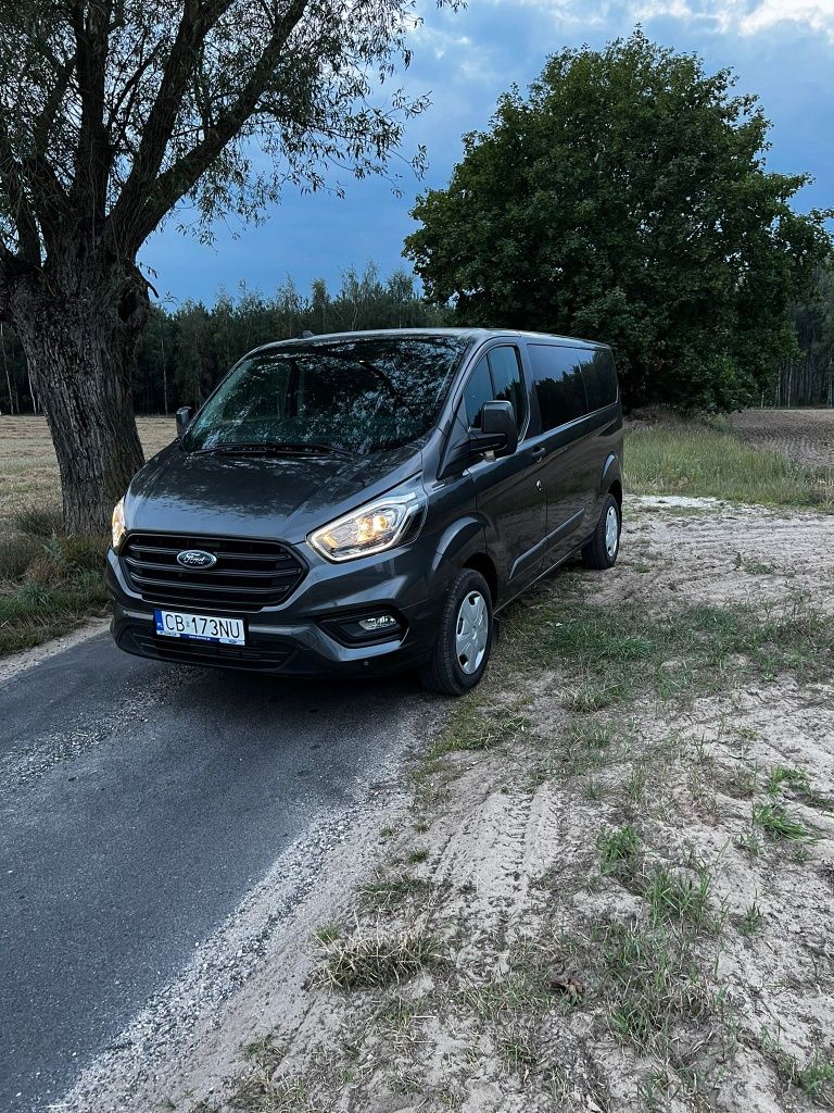 Wynajem busa 8 osobowego Mercedes V klasse i Ford / wypożyczalnia