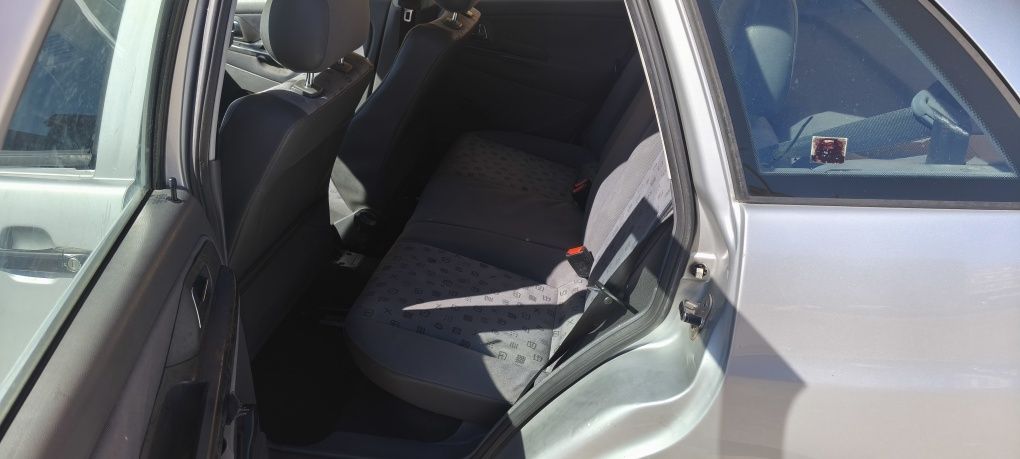 Ibiza 1.0 averiado
