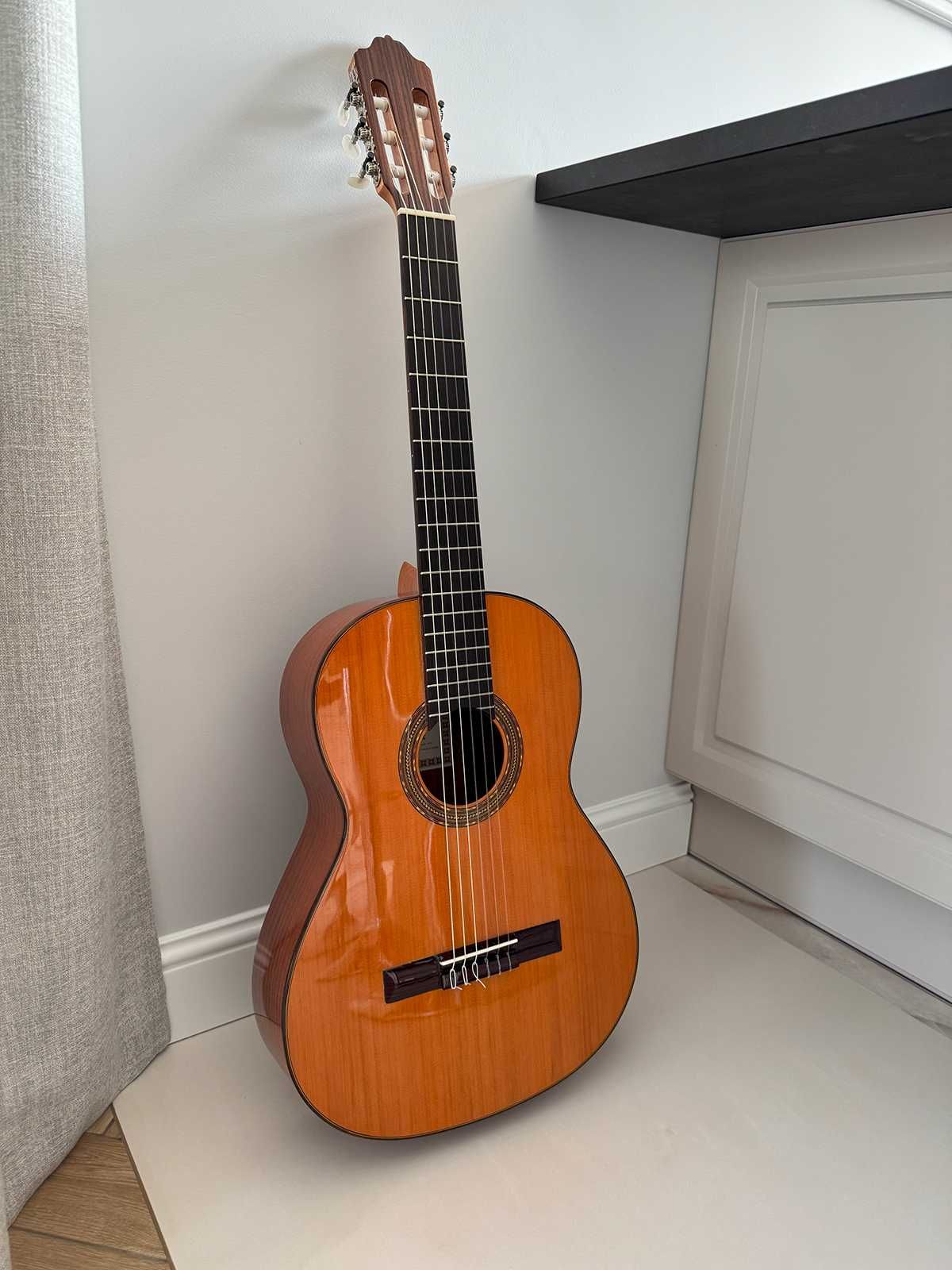 Sprzedam gitarę klasyczną ESTEVE 4 ST na 1,5 rocznej gwarancji
