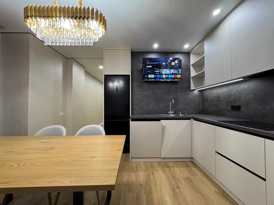 Терміново! Укомплектована двокімнатна поблизу ТРЦ "Veles Mall"