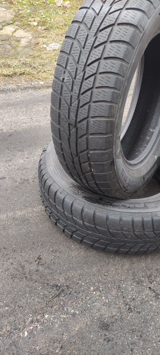 Opony zimowe z 2014r 195/65/15 Hankook 6N