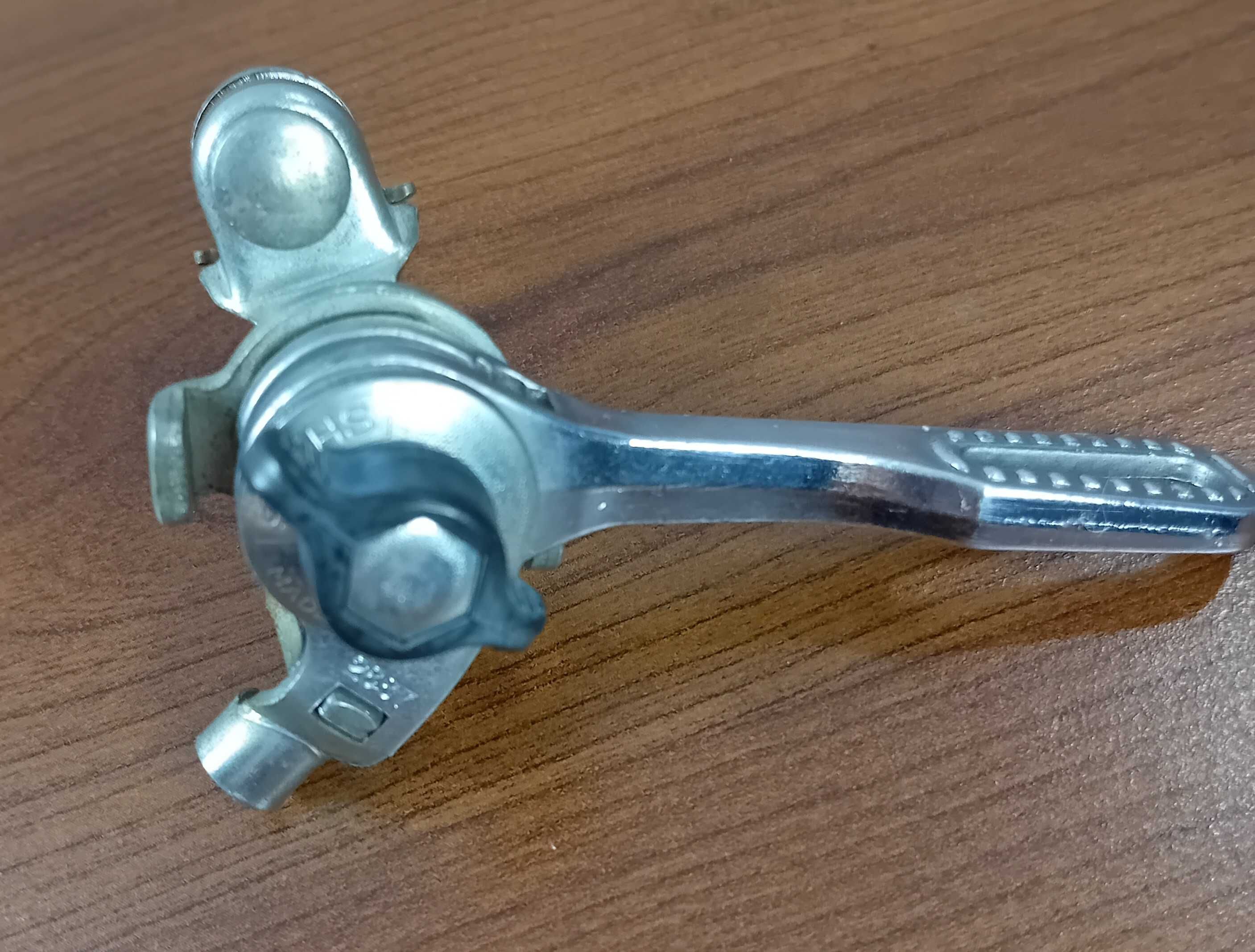 Retro manetka,dźwignia przerzutki SACHS HURET prawa.