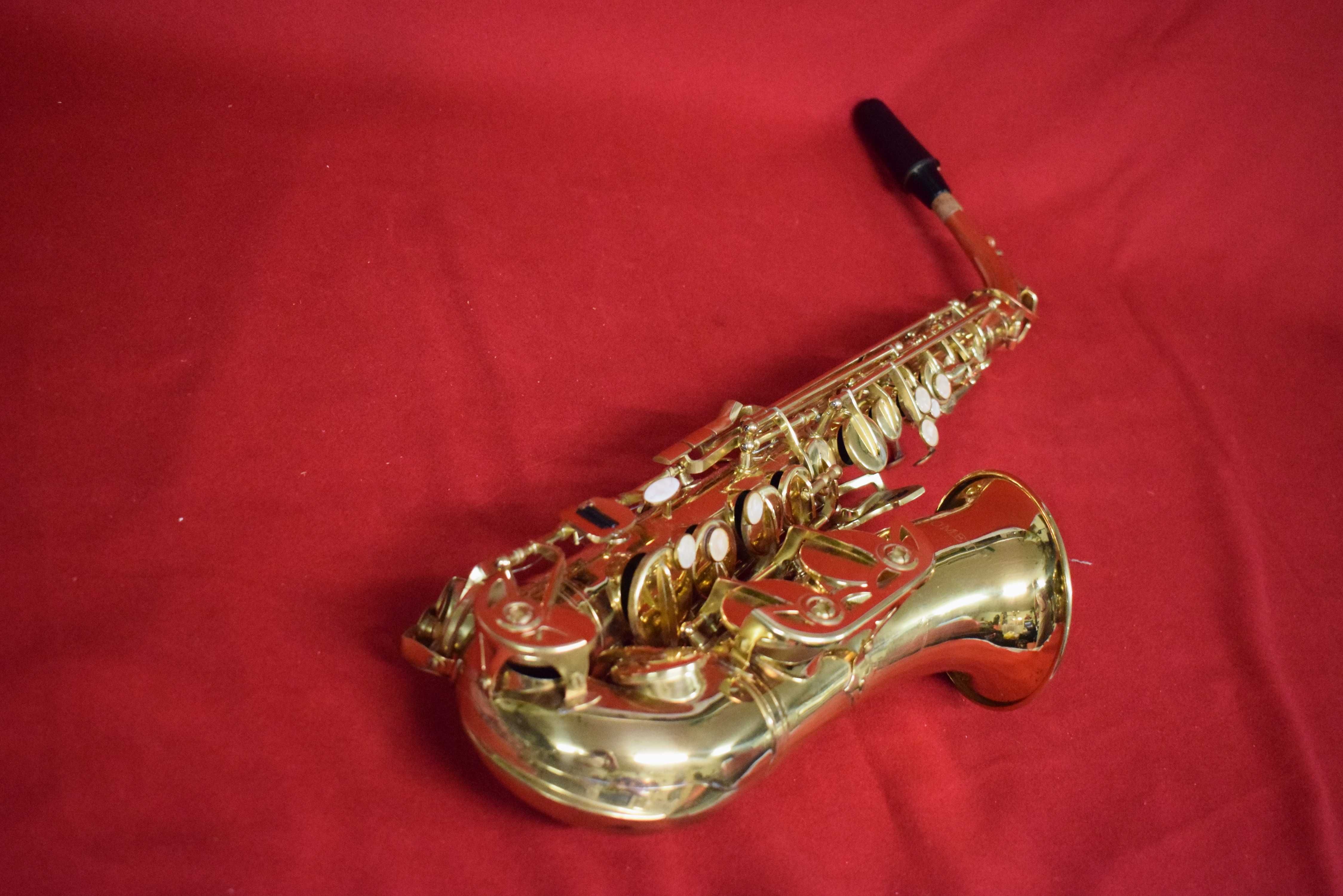 Saxophone Alto Comet Com Estojo. N 20