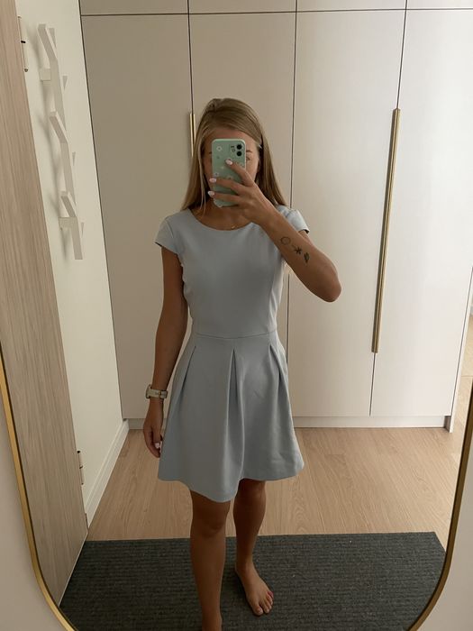 Niebieska sukienka Reserved S