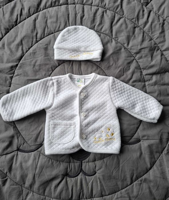 Biały komplecik noworodkowy