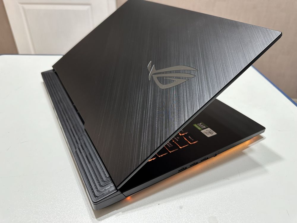 Asus ROG Strix G17 17,3"FHD IPS|i7-10750H|16DDR4|SSD512Gb|RTX2070Super