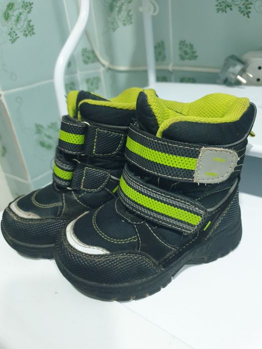 Костюмчик на хлопчика, штанці теплі, жилетка, постільна білизна дитяча