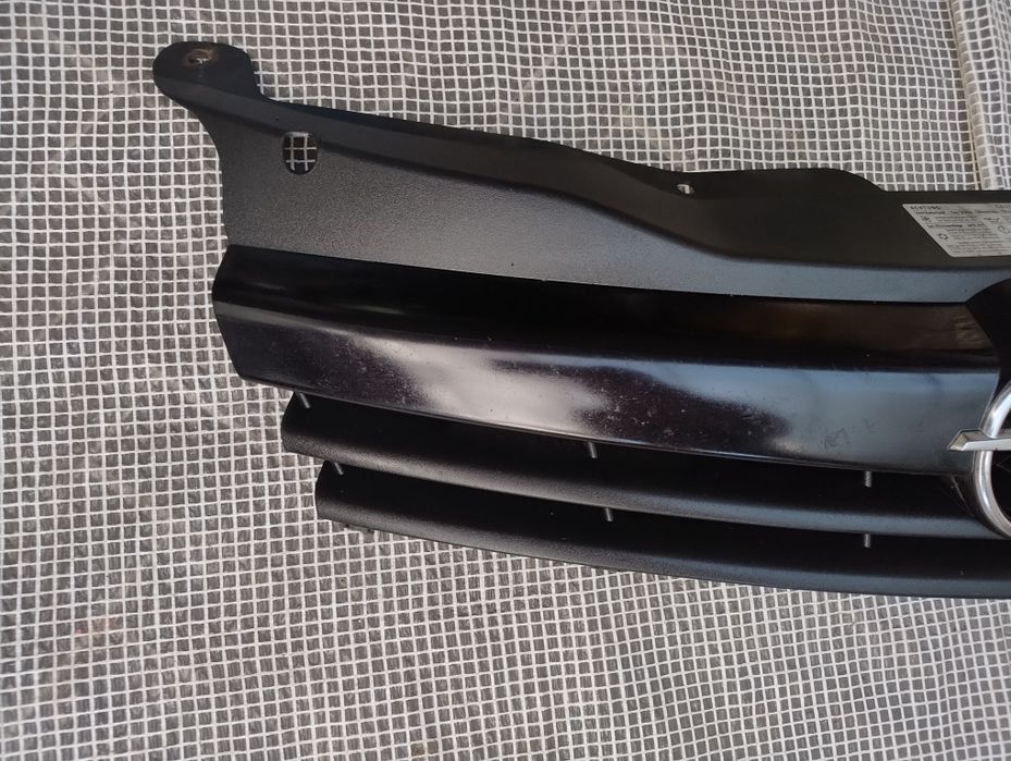 Opel Astra H 3D GTC grill atrapa czarna kod z20r wysyłka