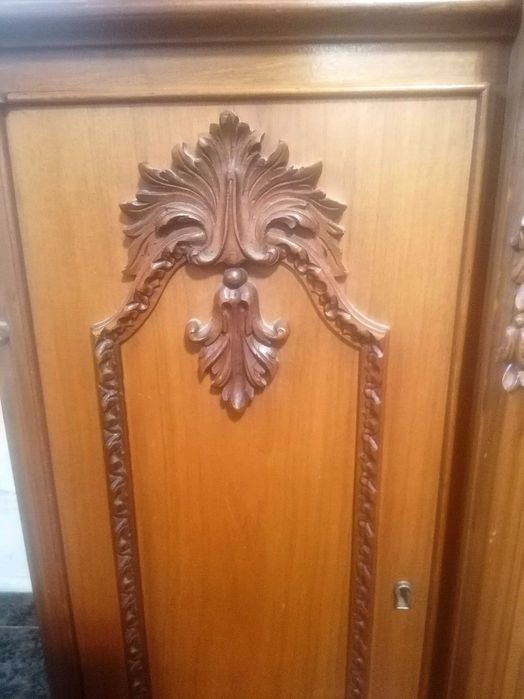 Secretaria antiga em madeira