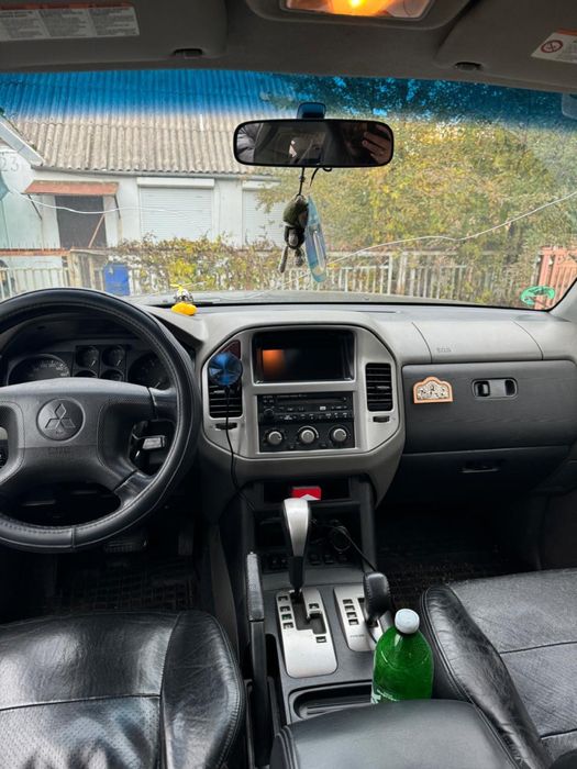 Продам Mitsubishi педжеро 2003