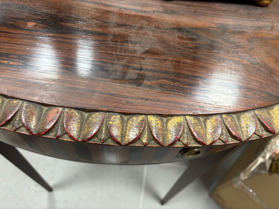 Mesa Meia-Lua de Apoio em Pau-Santo