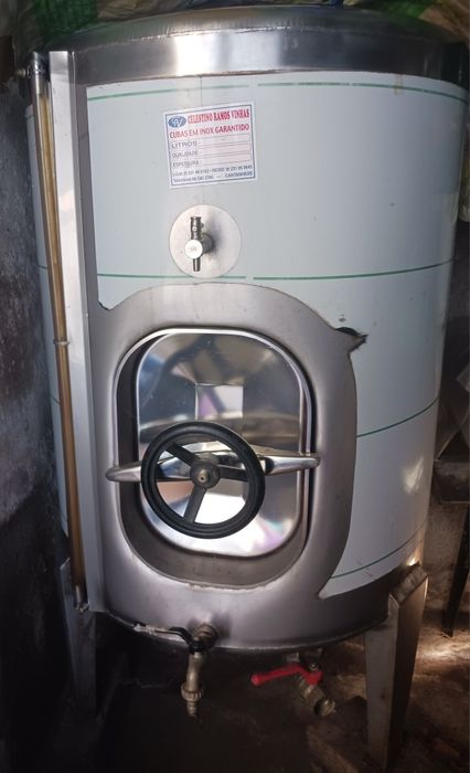 Cuba inox 250litros e dorna de plastico