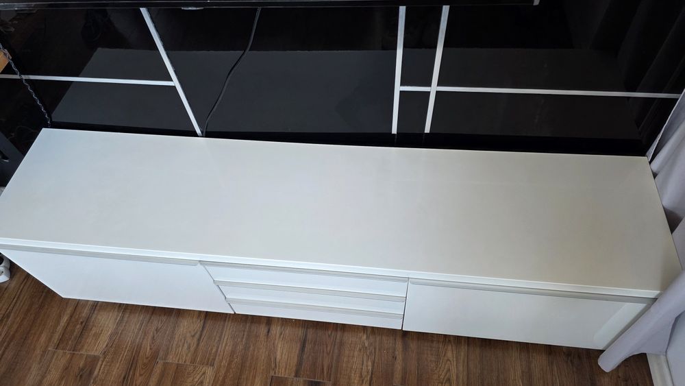 Besta burs Szafka pod TV, biały połysk