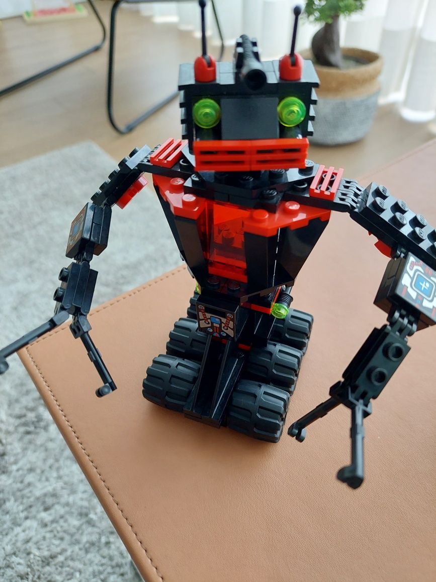 LEGO Space Spyrius Recon Robot (6889)