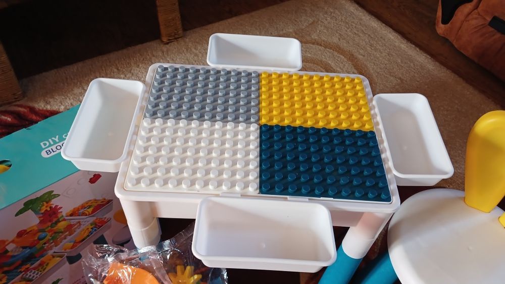 Дитячий ігровий столик зі стільцем