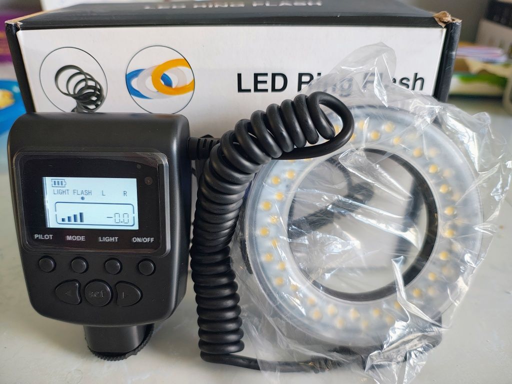 LAMPA LED Ring Flasch