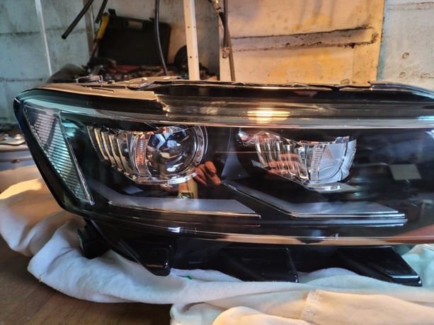 Lampa prawa VW T-ROC przednia 2GA9