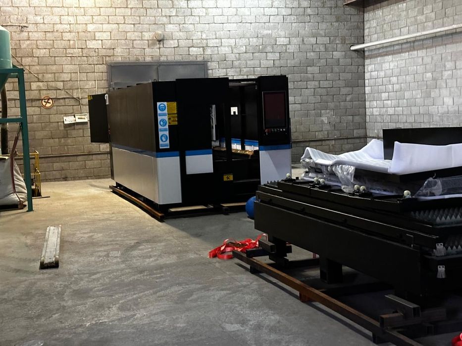 Послуги лазерної різки,гнуття та лазерного зварювання і очищення