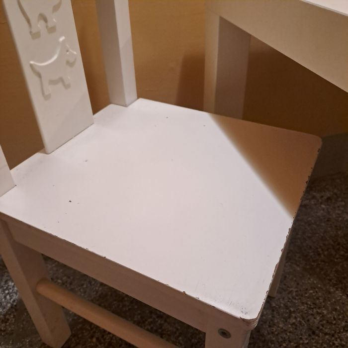 Stolik i 2 krzesełka dla dzieci