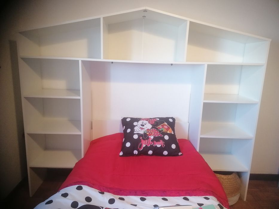 Estante tipo casinha