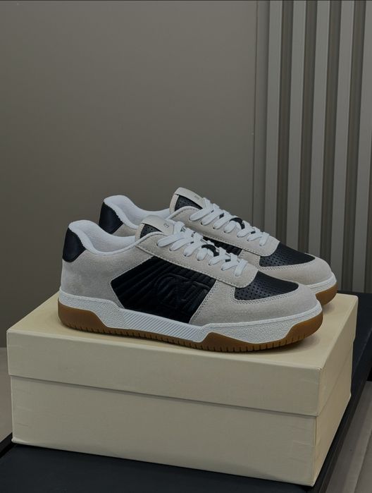 Sneakersy Valentino z połączenia skóry i zamszu – edycja FW25