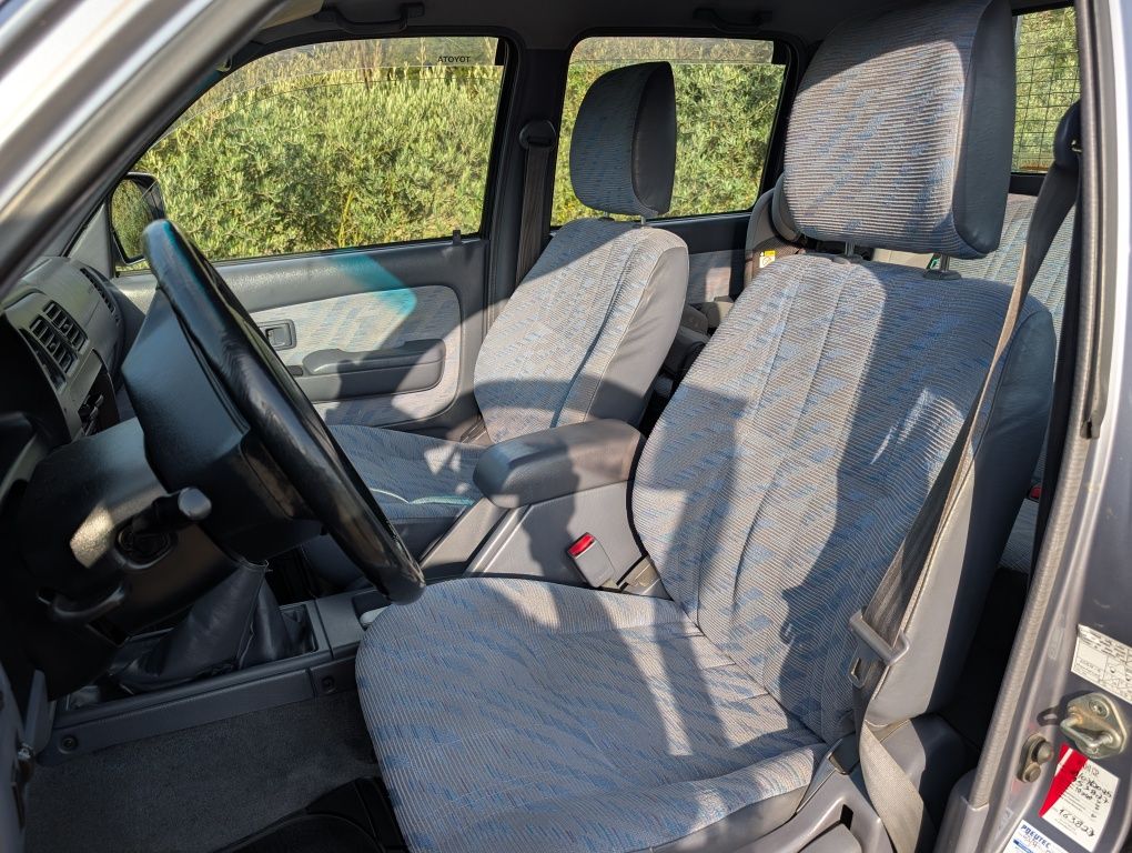Toyota Hilux Tracker 2.4 Turbo com ar condicionado