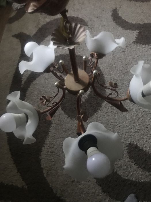 Люстра в кімнату